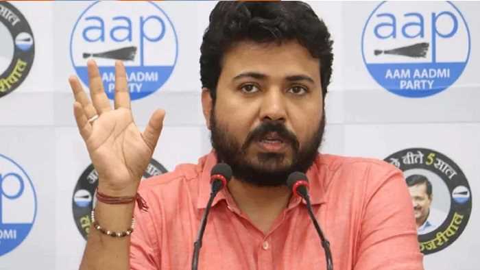 दिल्ली में आप के दुर्गेश पाठक 11500 वोटों से जीते